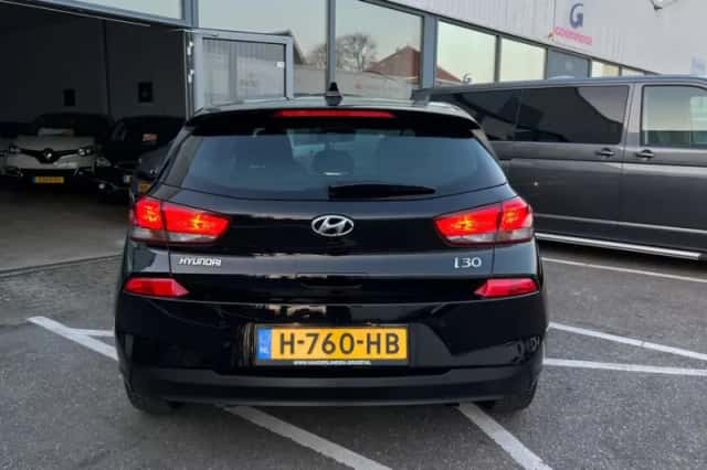 Hyundai i30 (2019) thumbnail 5