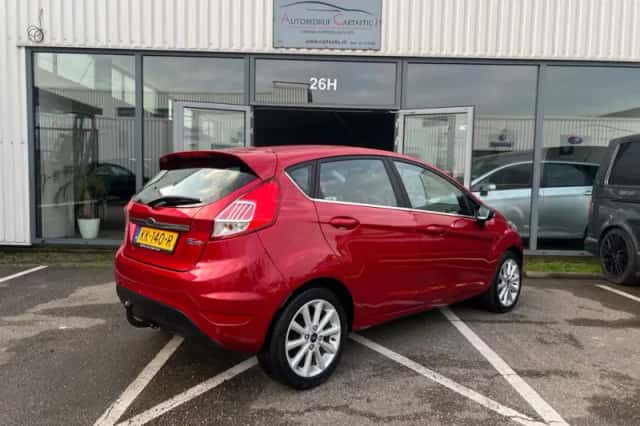 Ford Fiesta (2016) thumbnail 6