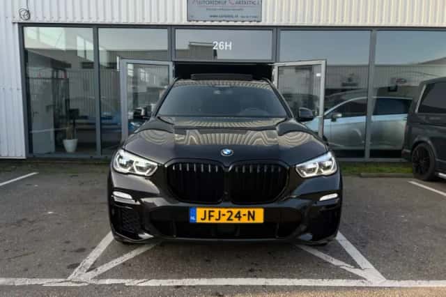 BMW X5 (2021) thumbnail 2