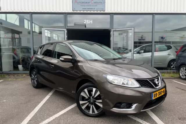 Nissan Pulsar (2017) thumbnail 3