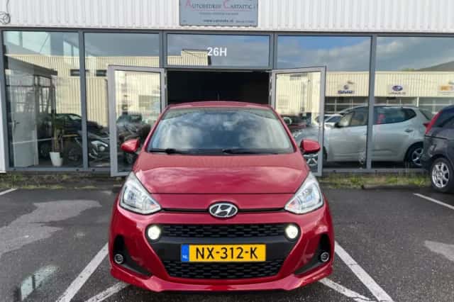 Hyundai i10 (2017) thumbnail 2