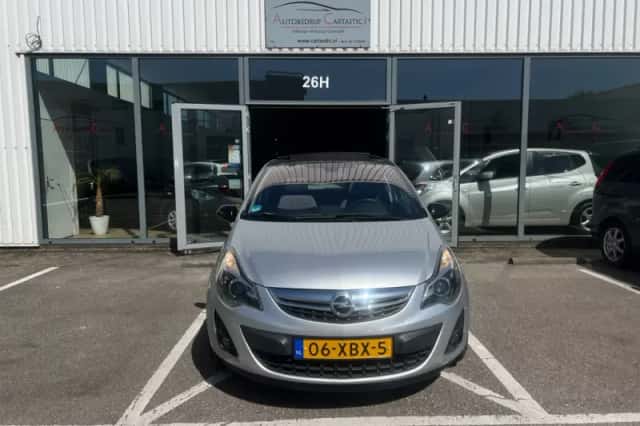 Opel Corsa (2012) thumbnail 2