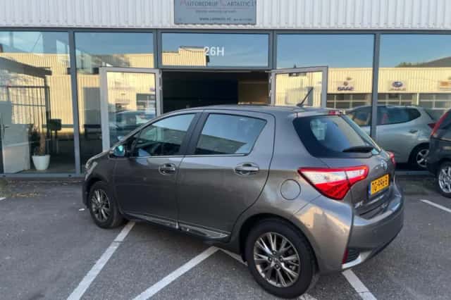 Toyota Yaris (2018) thumbnail 4