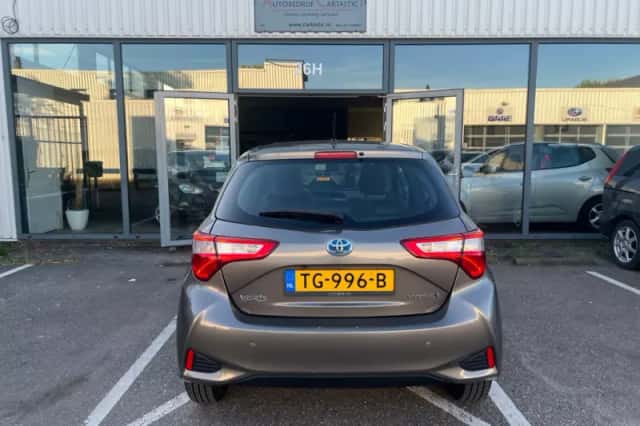 Toyota Yaris (2018) thumbnail 5