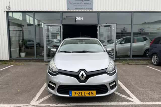 Renault Clio (2014) thumbnail 2