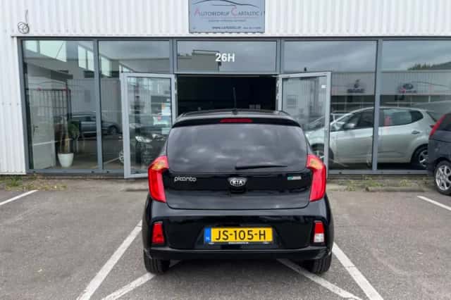 Kia Picanto (2016) thumbnail 5