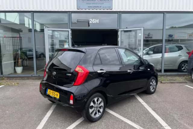 Kia Picanto (2016) thumbnail 6