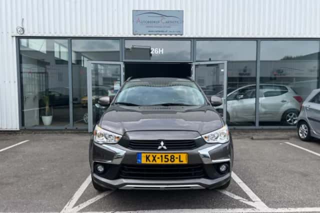Mitsubishi ASX (2016) thumbnail 2