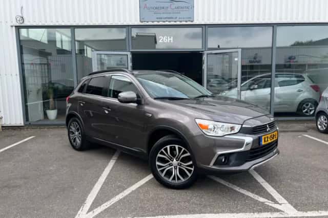 Mitsubishi ASX (2016) thumbnail 3