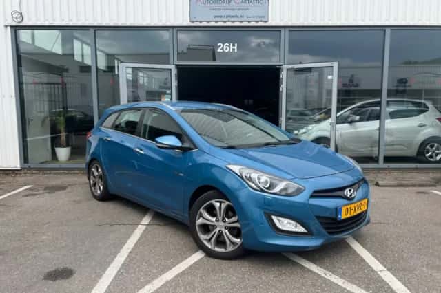 Hyundai i30 (2012) thumbnail 3