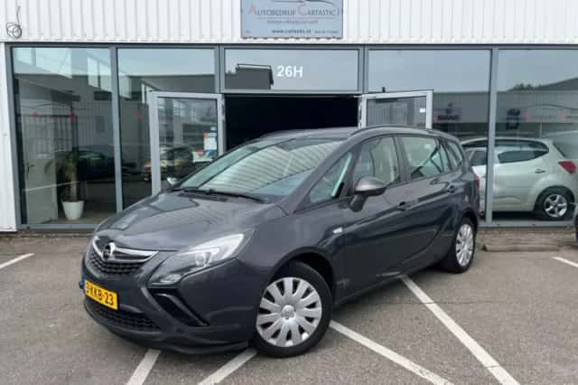 Opel Zafira (2013) thumbnail 2