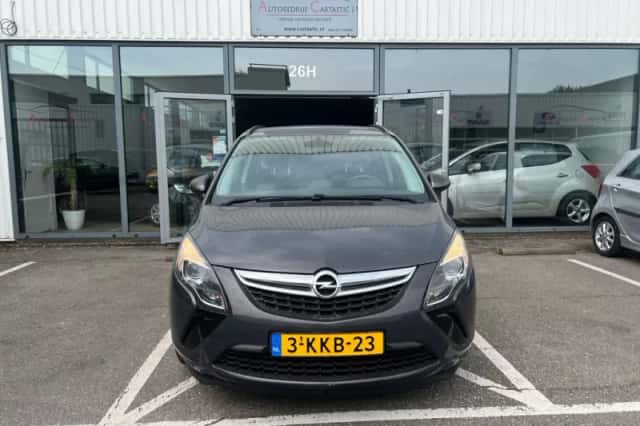 Opel Zafira (2013) thumbnail 3
