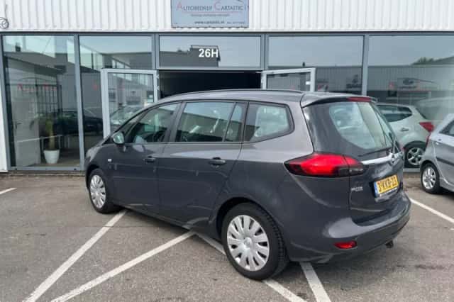 Opel Zafira (2013) thumbnail 5