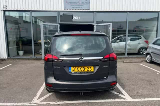 Opel Zafira (2013) thumbnail 6
