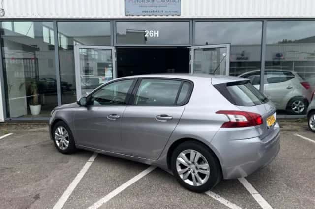 Peugeot 308 (2014) thumbnail 4