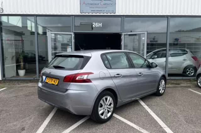Peugeot 308 (2014) thumbnail 6