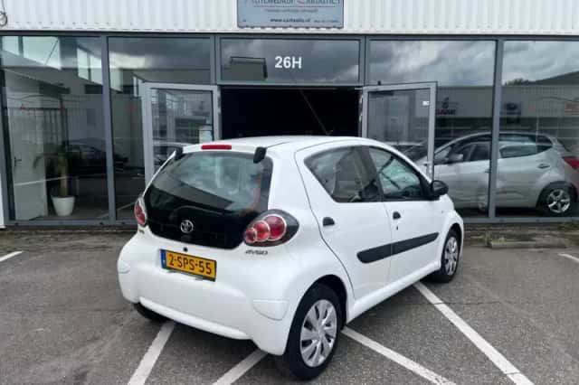 Toyota Aygo (2013) thumbnail 6