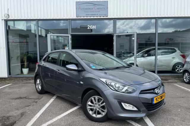 Hyundai i30 (2012) thumbnail 3