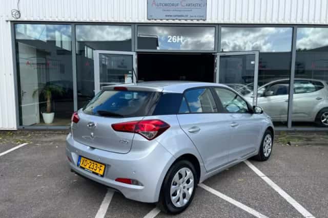 Hyundai i20 (2019) thumbnail 6