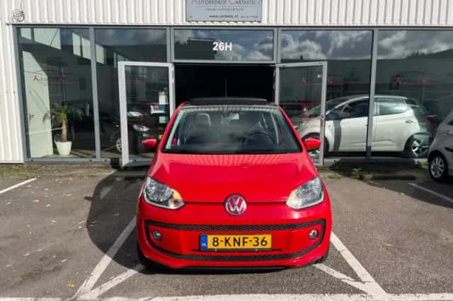 Volkswagen Up! (2013) thumbnail 2