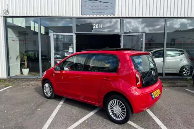 Volkswagen Up! (2013) thumbnail 4