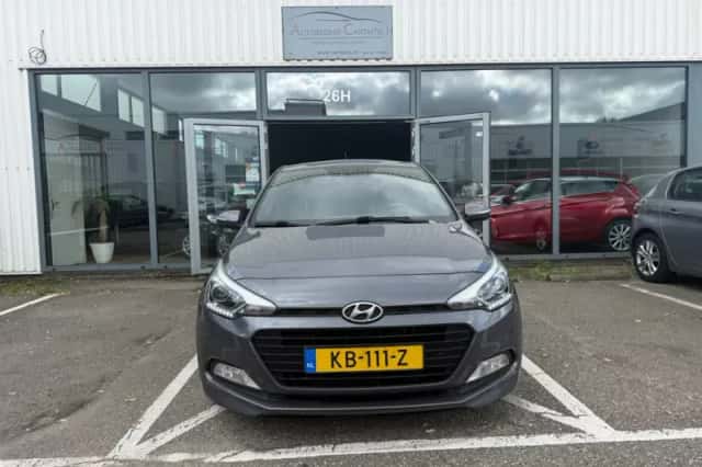 Hyundai i20 (2016) thumbnail 2