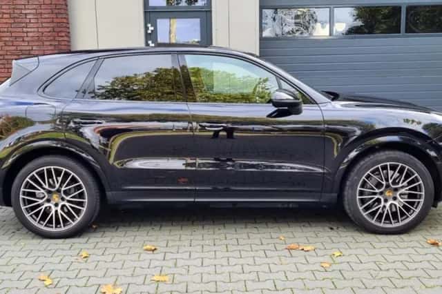 Porsche Cayenne (2019) thumbnail 3