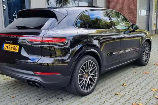 Porsche Cayenne (2019) thumbnail 5