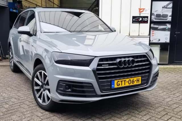 Audi Q7 (2016) thumbnail 1