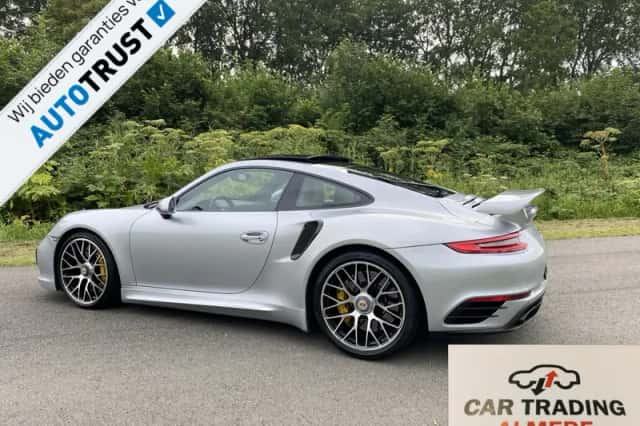 Porsche 911 (2013) thumbnail 3