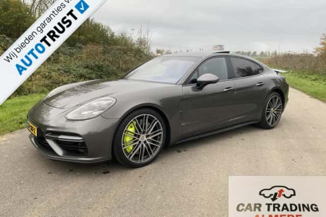 Porsche Panamera (2017) thumbnail 2