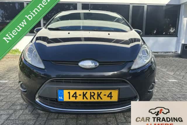 Ford Fiesta (2010) thumbnail 3