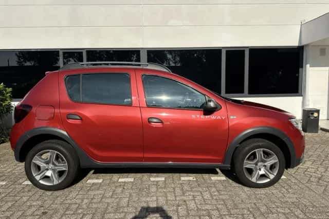 Dacia Sandero (2017) thumbnail 6