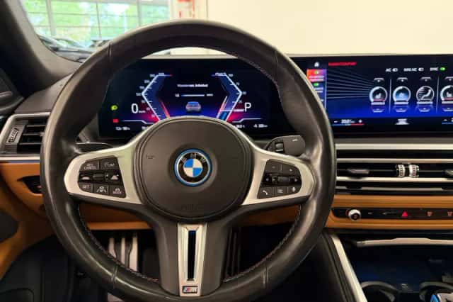 BMW i4 (2022) thumbnail 5