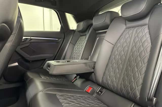 Audi A3 (2023) thumbnail 2