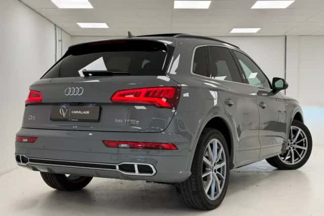 Audi Q5 (2021) thumbnail 2
