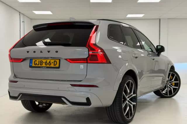 Volvo XC60 (2021) thumbnail 2