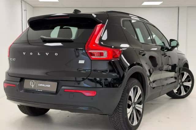 Volvo XC40 (2023) thumbnail 2