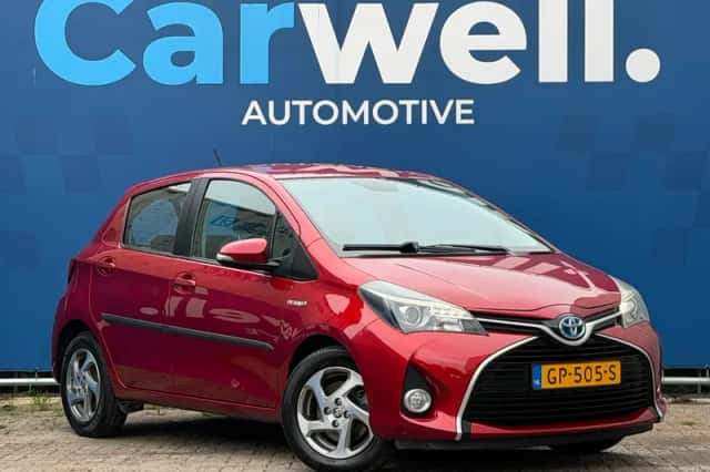 Toyota Yaris (2015) thumbnail 3