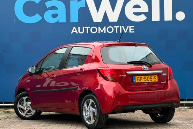 Toyota Yaris (2015) thumbnail 5