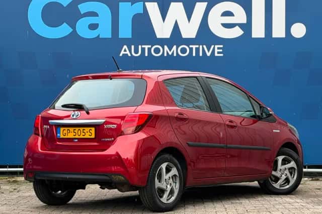 Toyota Yaris (2015) thumbnail 6