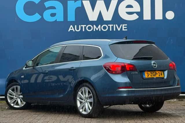 Opel Astra Sports Tourer (2015) thumbnail 5