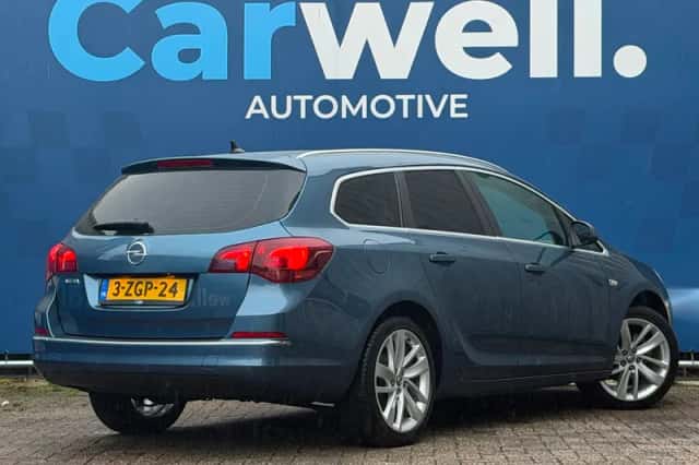 Opel Astra Sports Tourer (2015) thumbnail 6