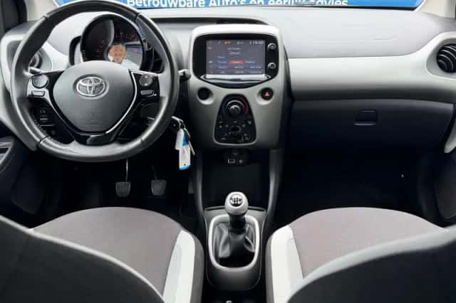Toyota Aygo (2014) thumbnail 2