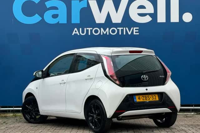 Toyota Aygo (2014) thumbnail 5
