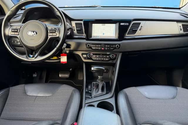 Kia Niro (2018) thumbnail 2
