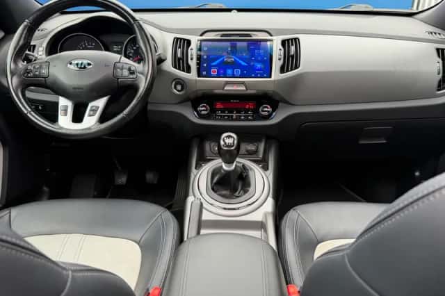 Kia Sportage (2015) thumbnail 2