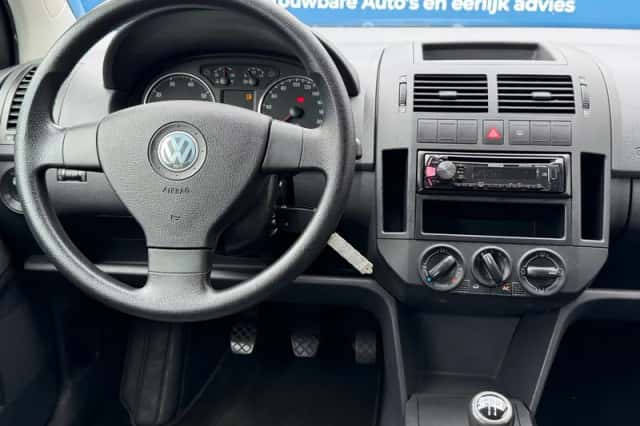 Volkswagen Polo (2008) thumbnail 4