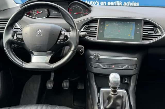 Peugeot 308 (2019) thumbnail 4