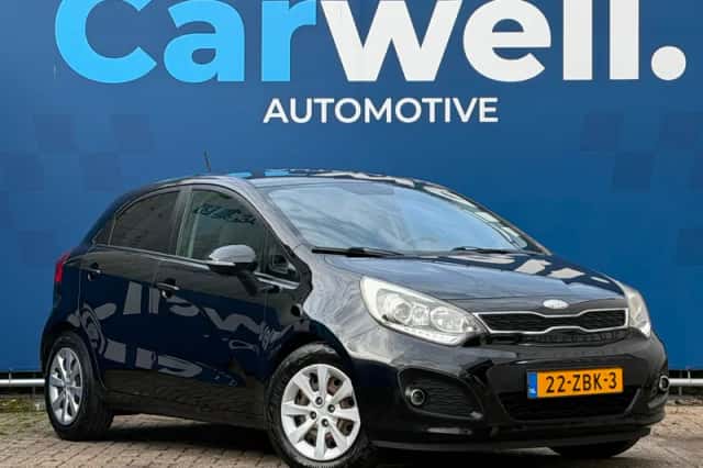 Kia Rio (2013) thumbnail 3